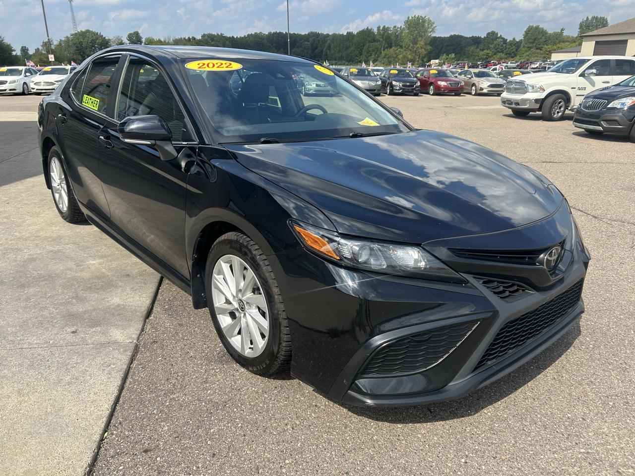 Toyota Camry SE Auto (Natl) 2022
