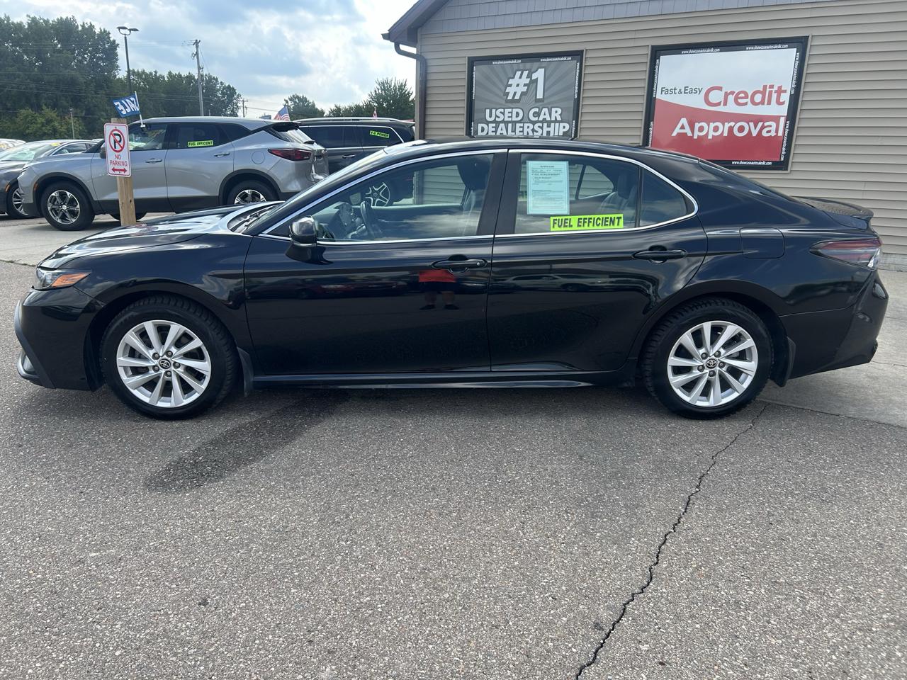 Toyota Camry SE Auto (Natl) 2022