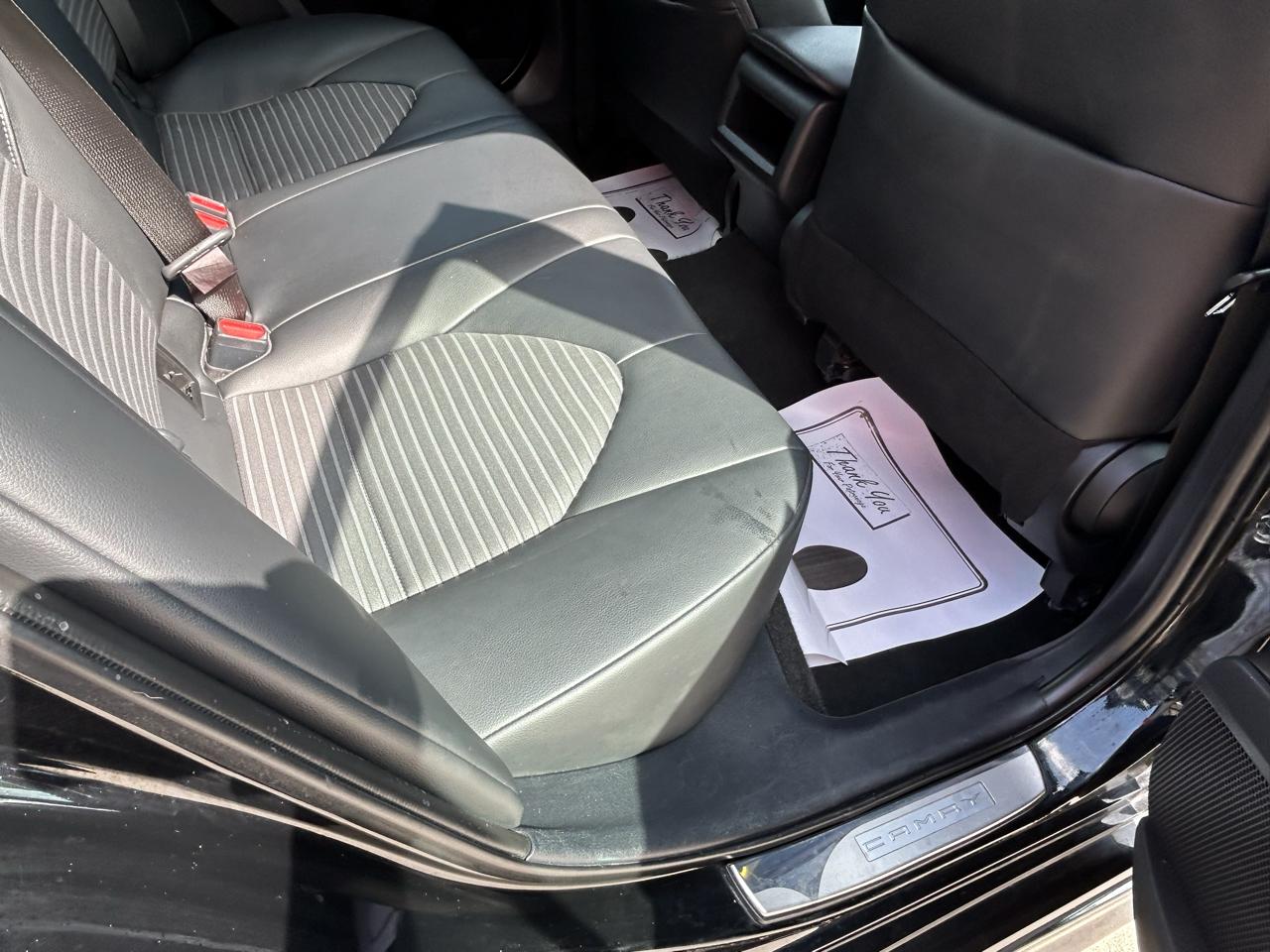 Toyota Camry SE Auto (Natl) 2022