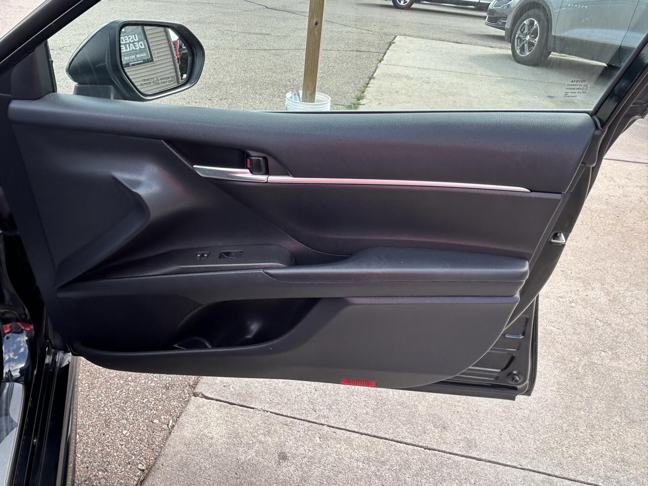 Toyota Camry SE Auto (Natl) 2022