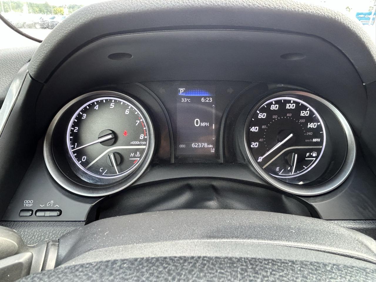 Toyota Camry SE Auto (Natl) 2022