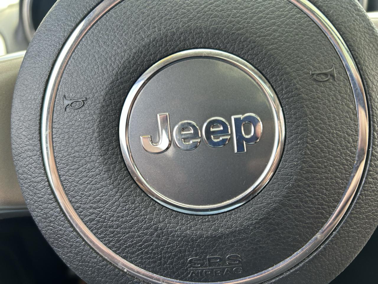 Jeep Grand Cherokee 4WD 4dr Overland 2013