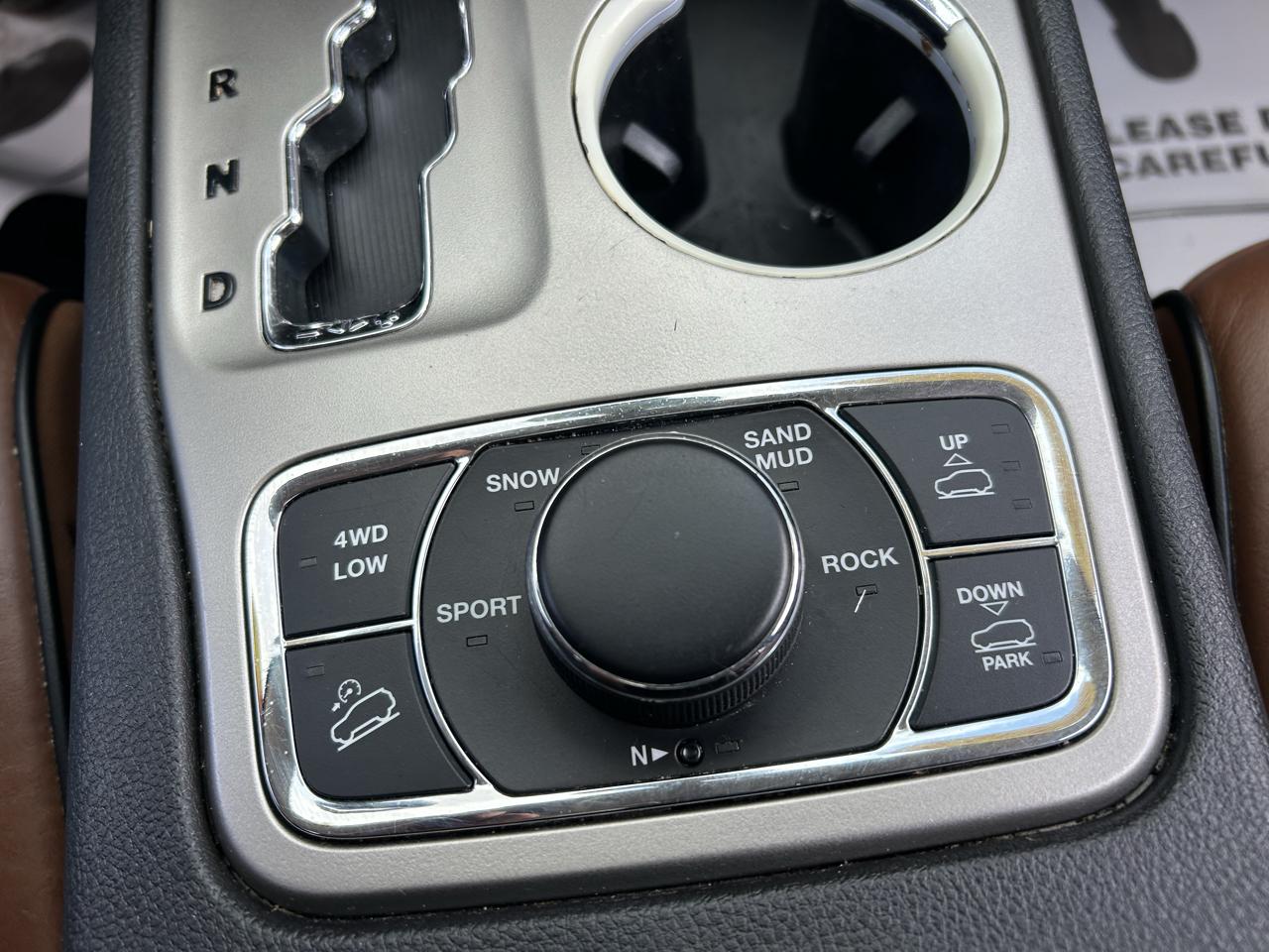 Jeep Grand Cherokee 4WD 4dr Overland 2013