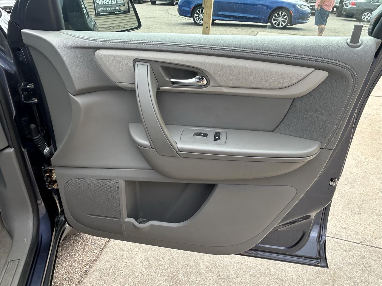 Chevrolet Traverse FWD 4dr LS 2013