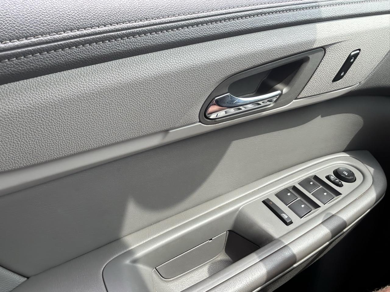 Chevrolet Traverse FWD 4dr LS 2013