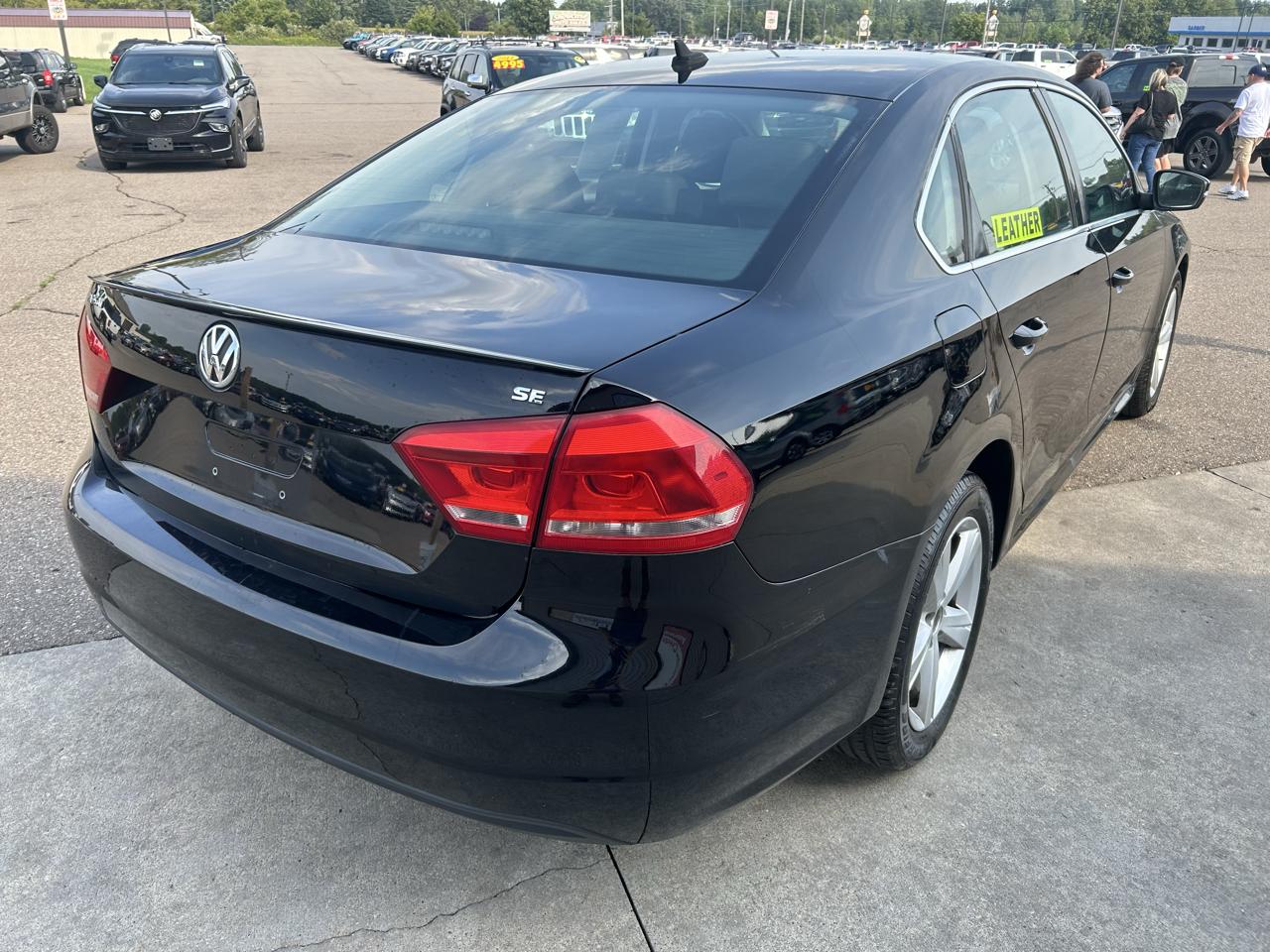 Volkswagen Passat 4dr Sdn 2.5L Auto SE PZEV 2012