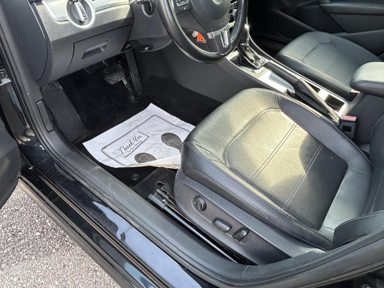 Volkswagen Passat 4dr Sdn 2.5L Auto SE PZEV 2012