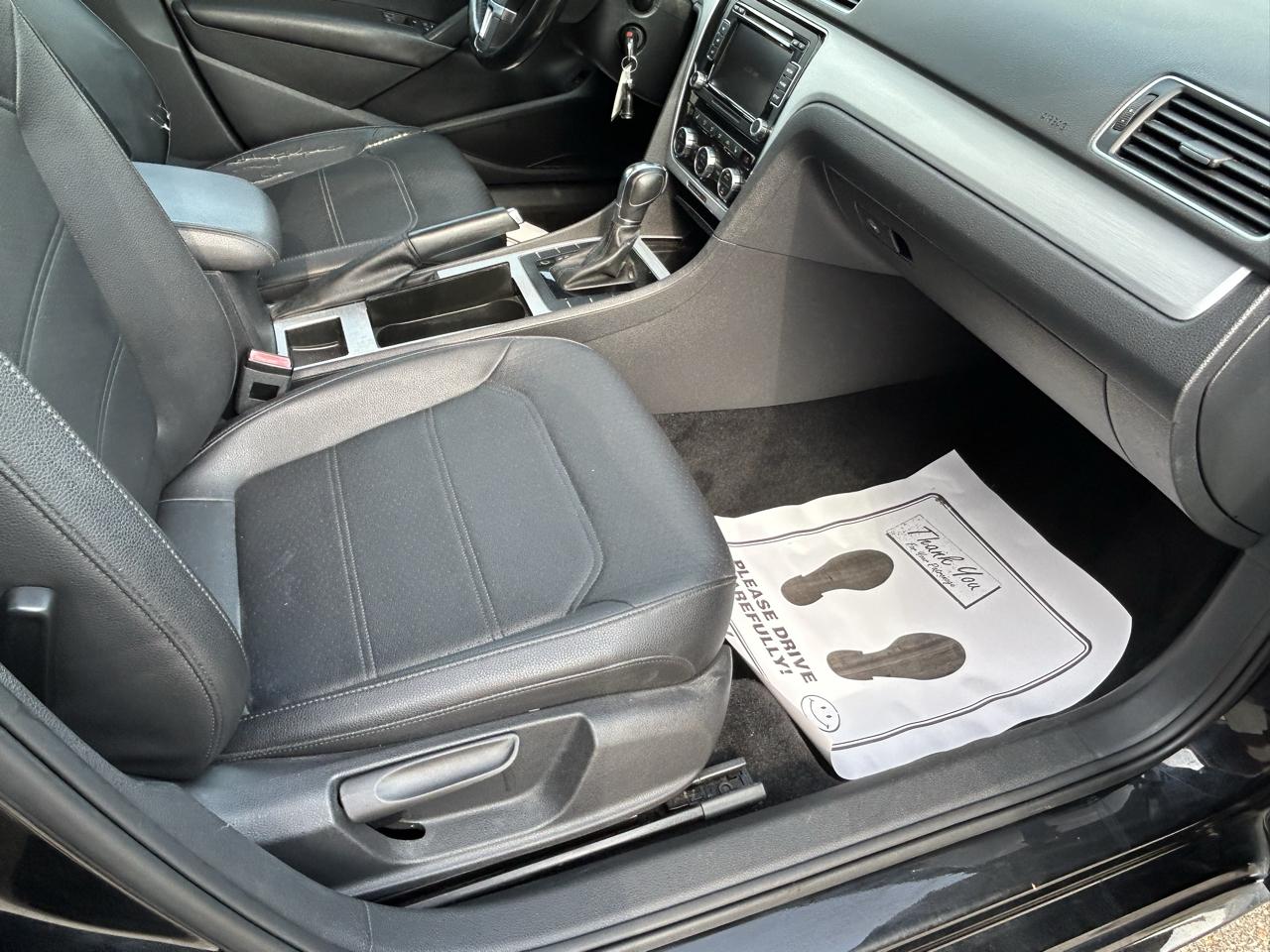Volkswagen Passat 4dr Sdn 2.5L Auto SE PZEV 2012