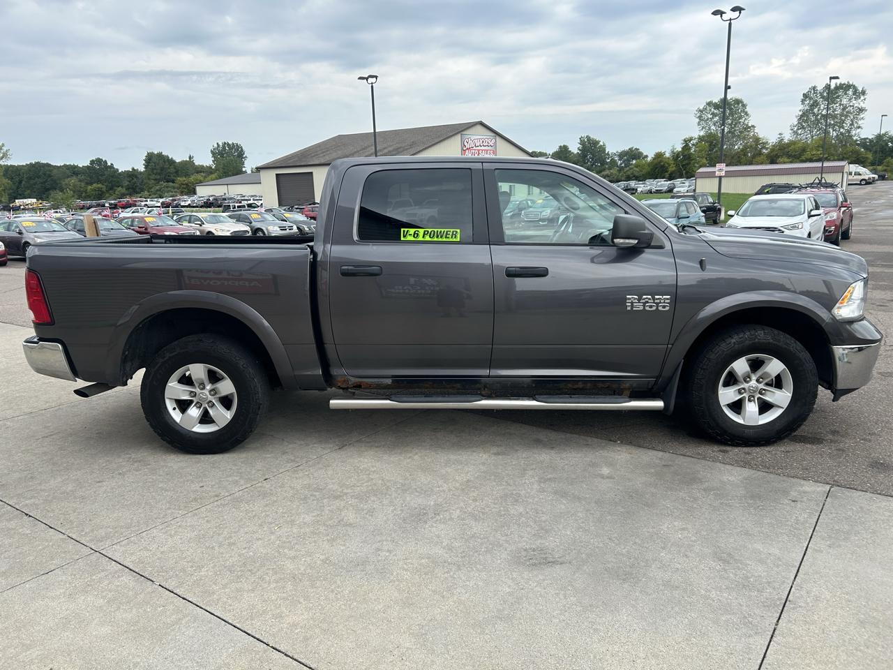 RAM 1500 4WD Crew Cab 140.5" Outdoorsman 2016
