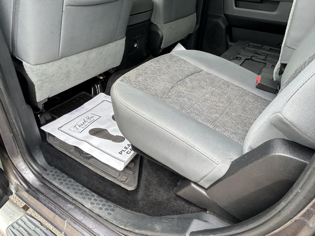 RAM 1500 4WD Crew Cab 140.5" Outdoorsman 2016