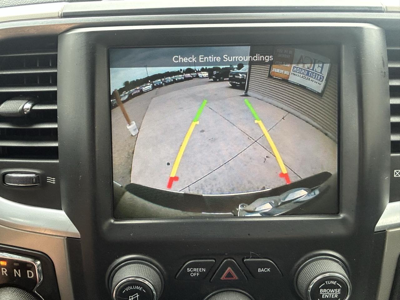 RAM 1500 4WD Crew Cab 140.5" Outdoorsman 2016