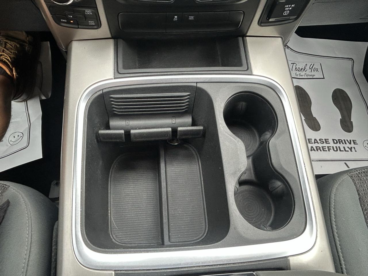 RAM 1500 4WD Crew Cab 140.5" Outdoorsman 2016