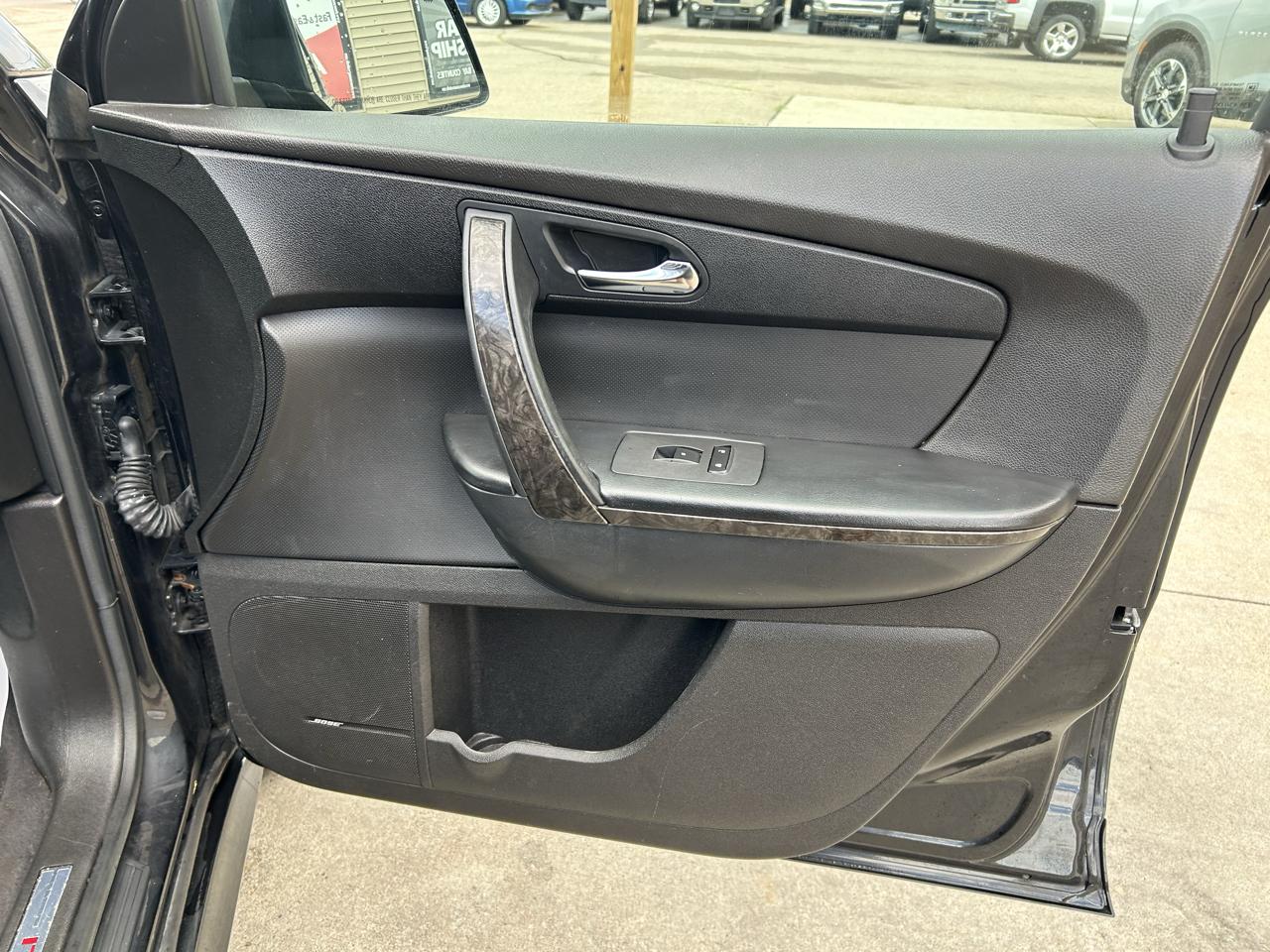 GMC Acadia AWD 4dr Denali 2011