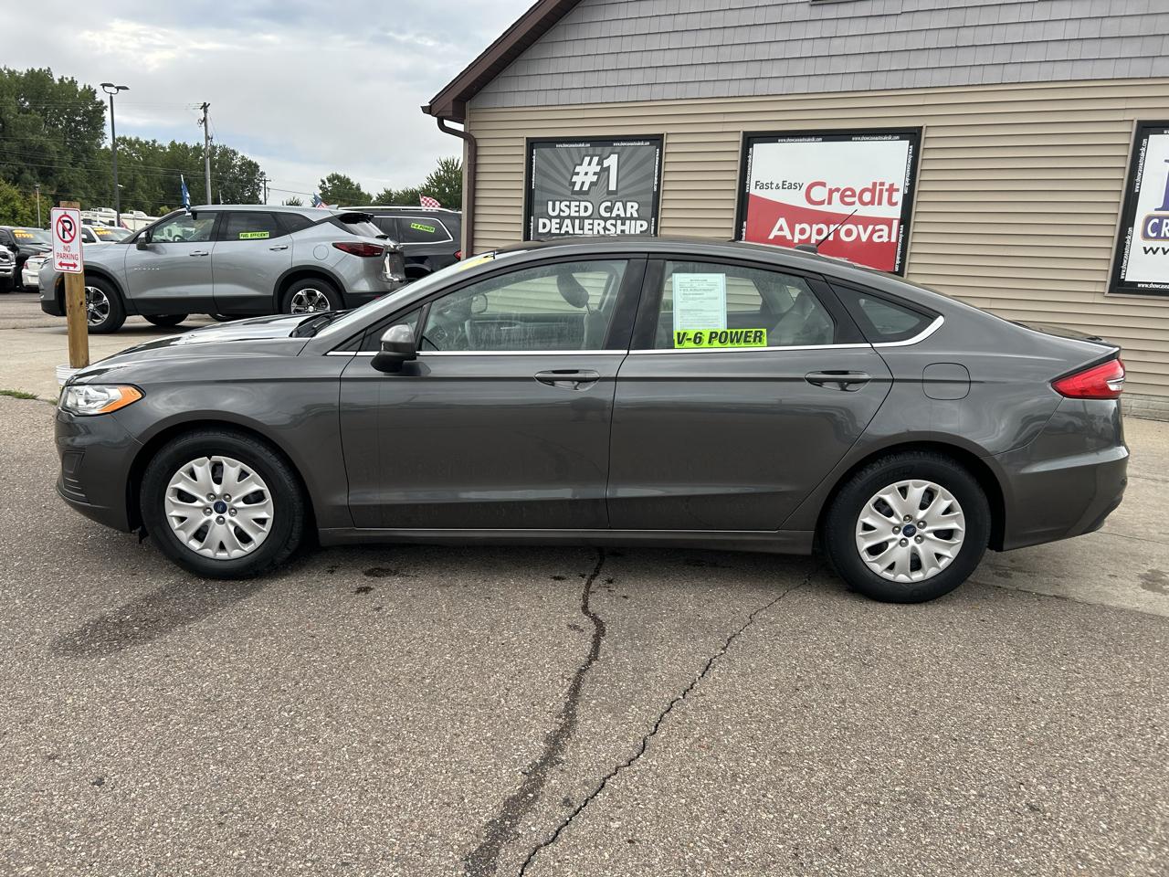 Ford Fusion S FWD 2019