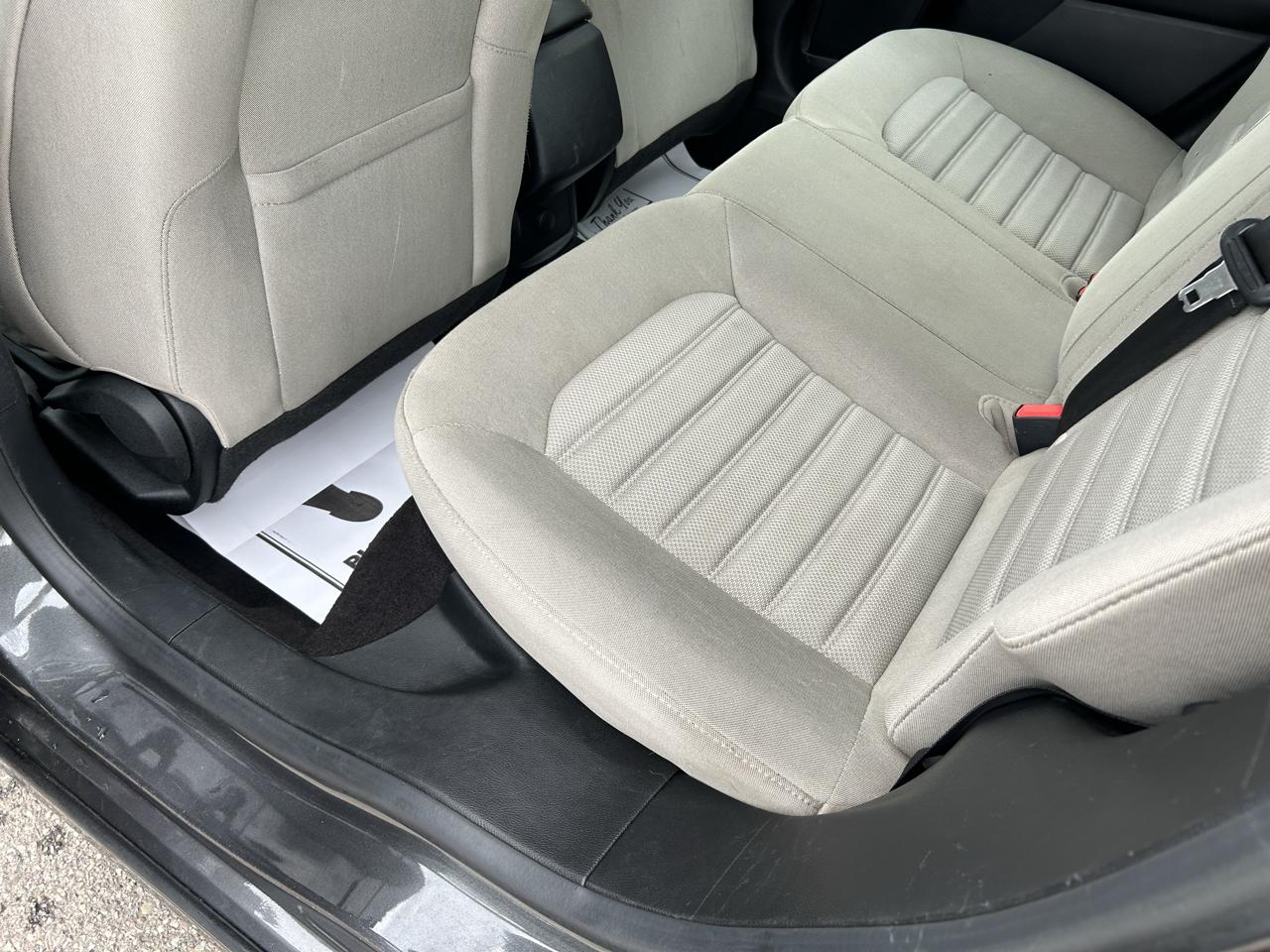 Ford Fusion S FWD 2019