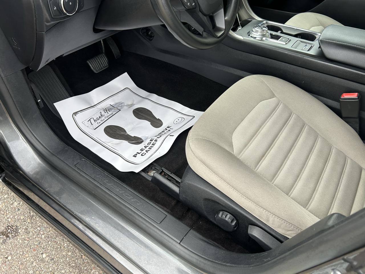 Ford Fusion S FWD 2019