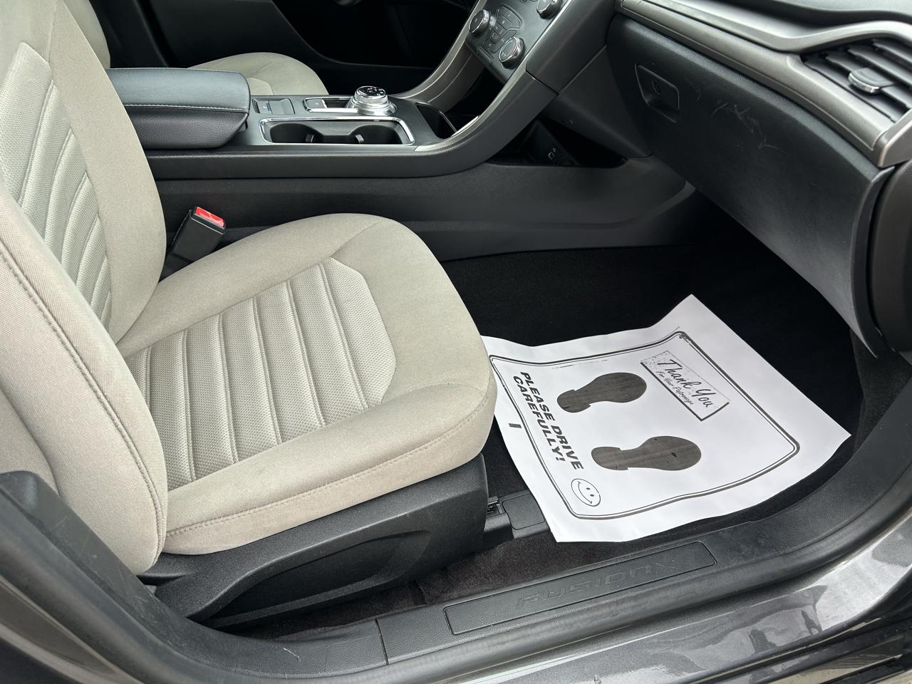 Ford Fusion S FWD 2019