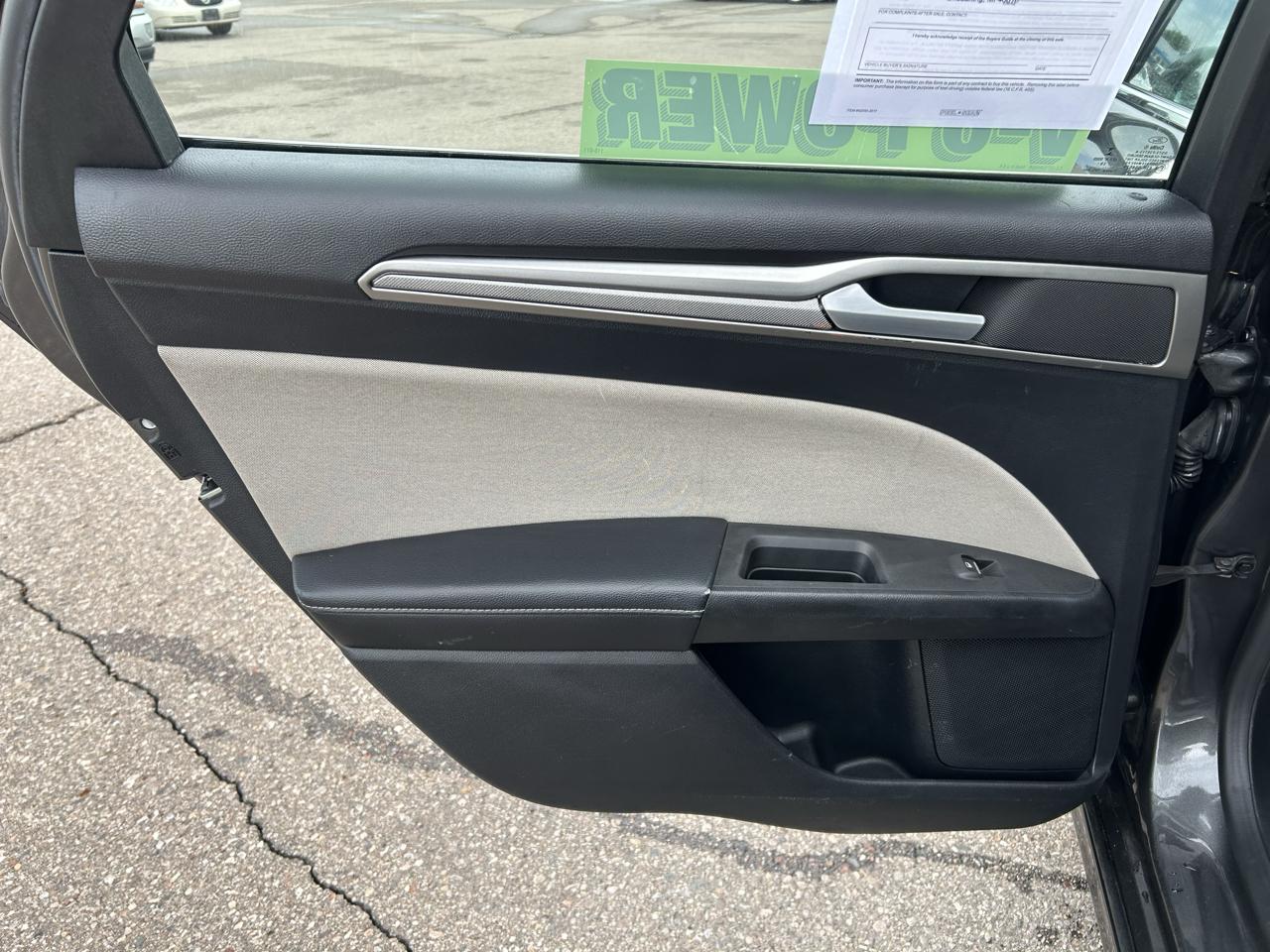Ford Fusion S FWD 2019