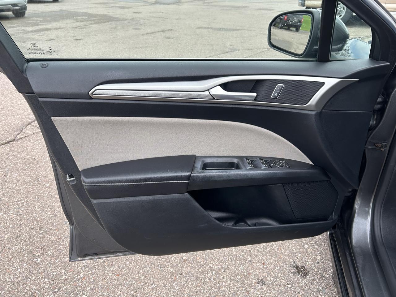 Ford Fusion S FWD 2019