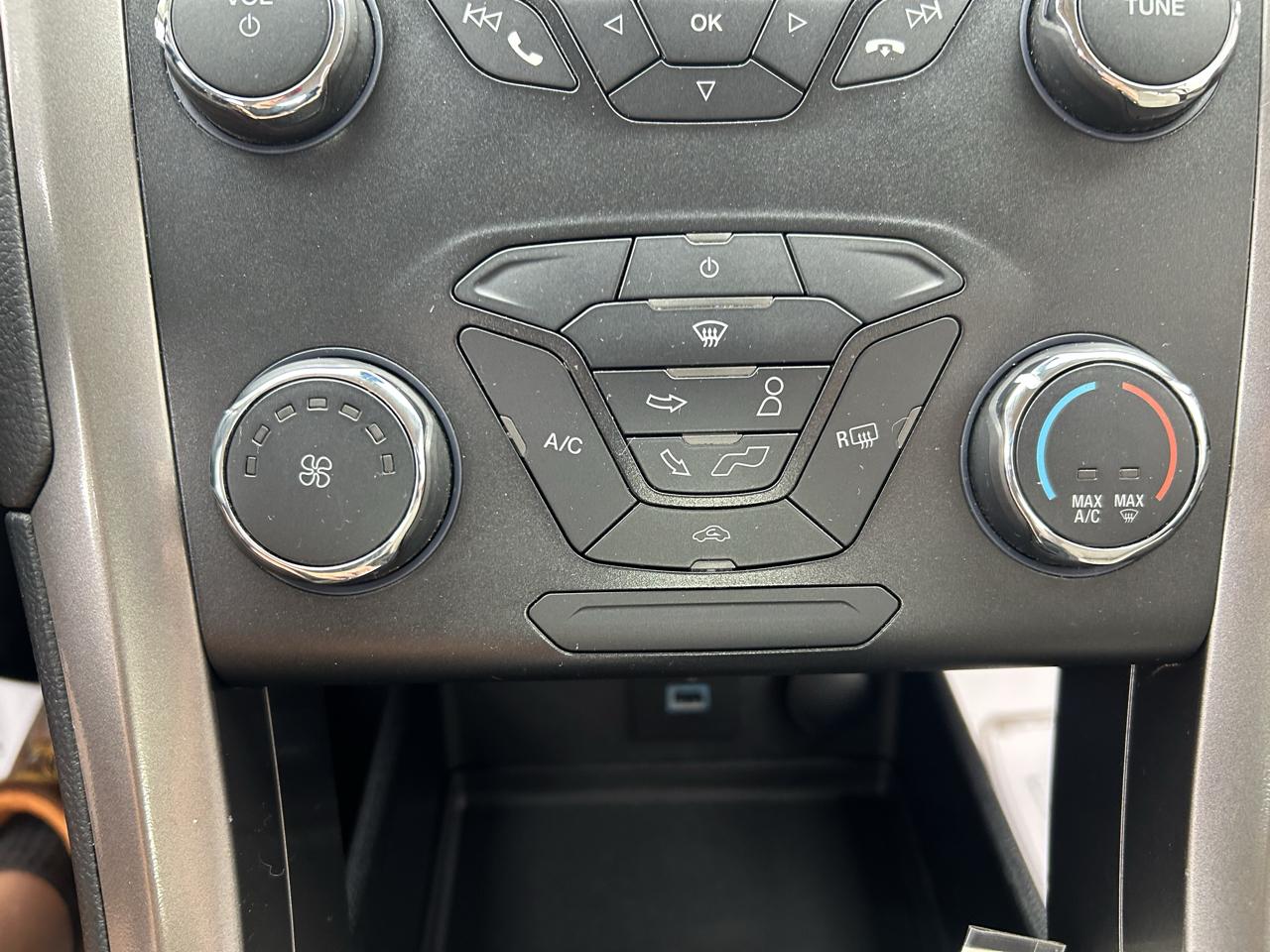 Ford Fusion S FWD 2019