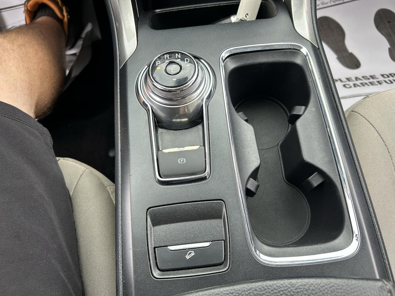 Ford Fusion S FWD 2019