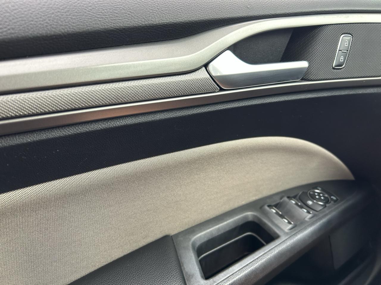 Ford Fusion S FWD 2019