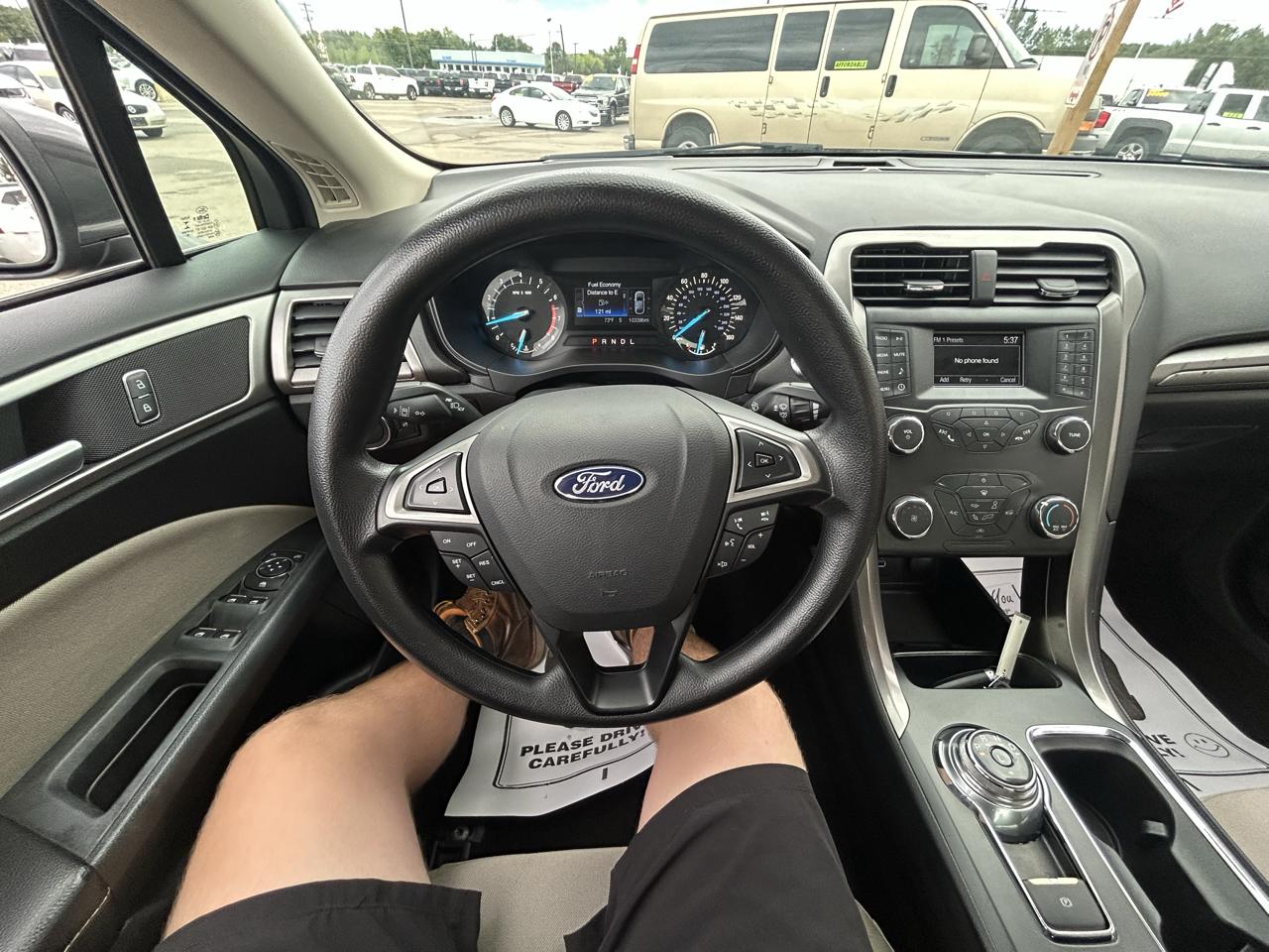 Ford Fusion S FWD 2019