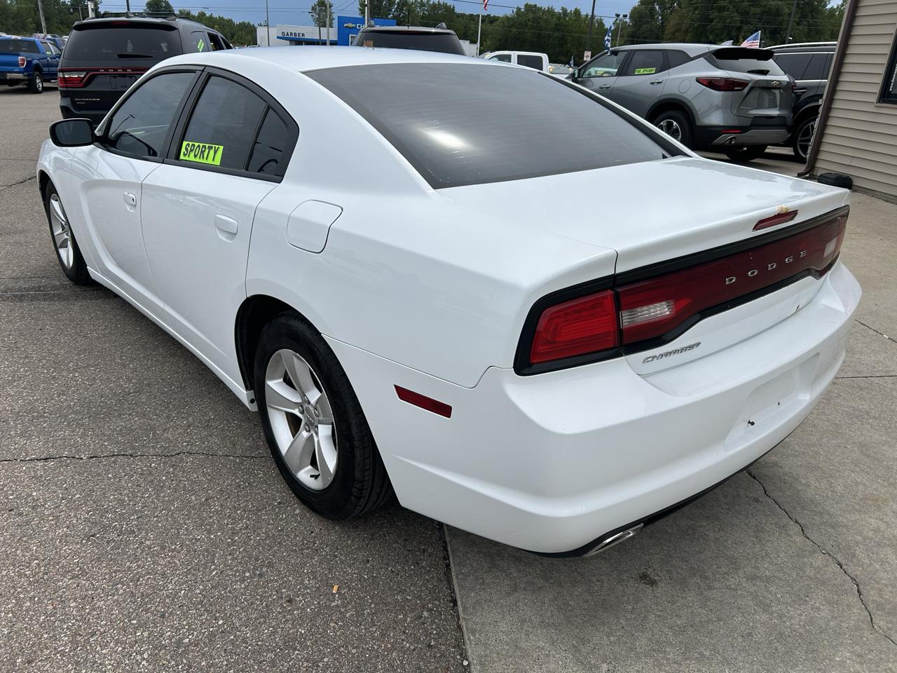 Dodge Charger 4dr Sdn SE RWD 2012