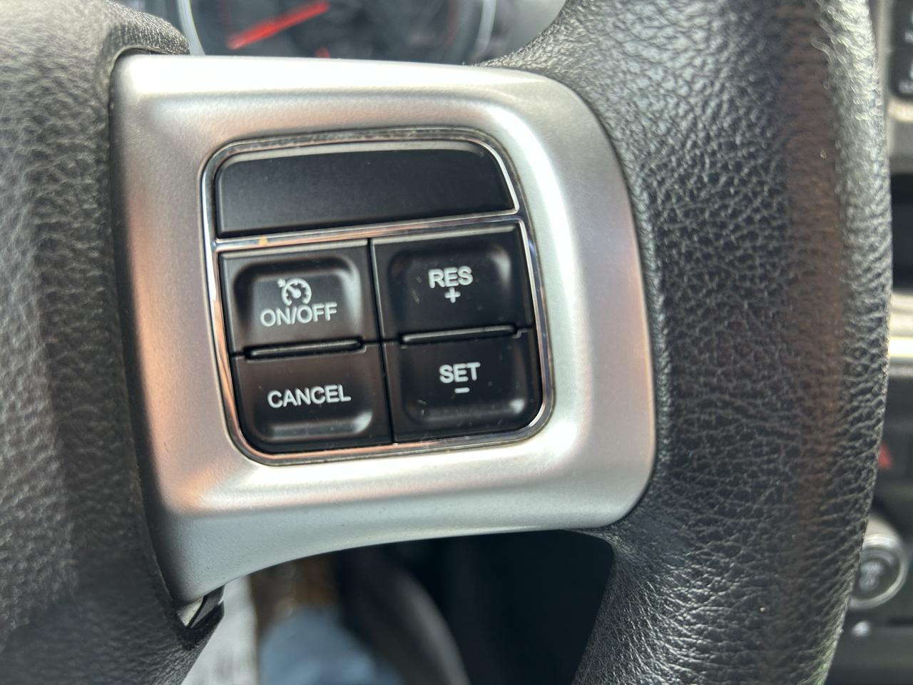 Dodge Charger 4dr Sdn SE RWD 2012