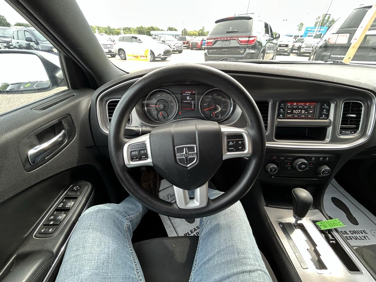 Dodge Charger 4dr Sdn SE RWD 2012