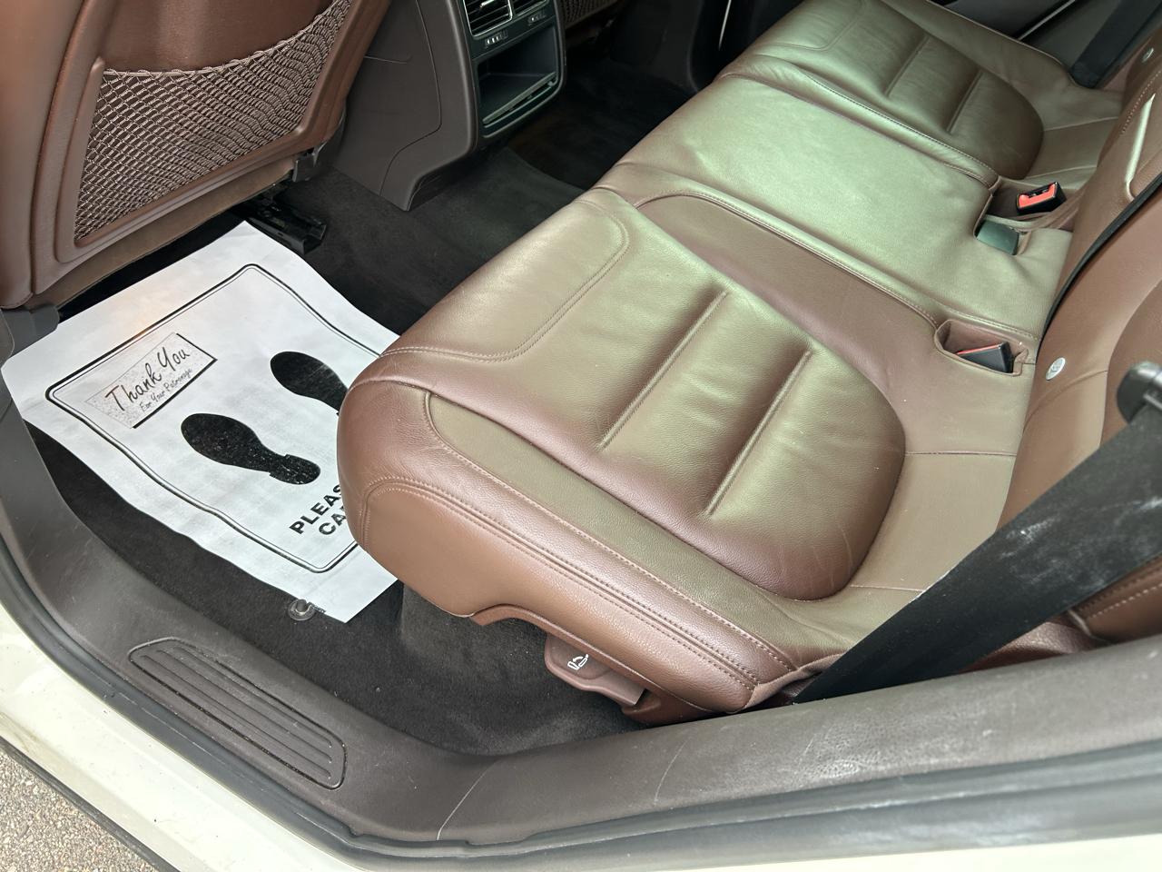 Volkswagen Touareg 4dr VR6 Sport w/Nav 2012