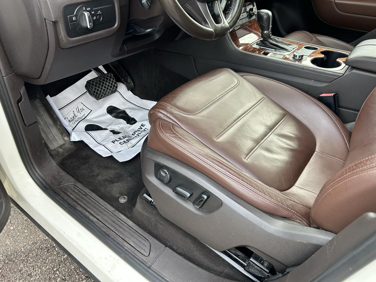 Volkswagen Touareg 4dr VR6 Sport w/Nav 2012