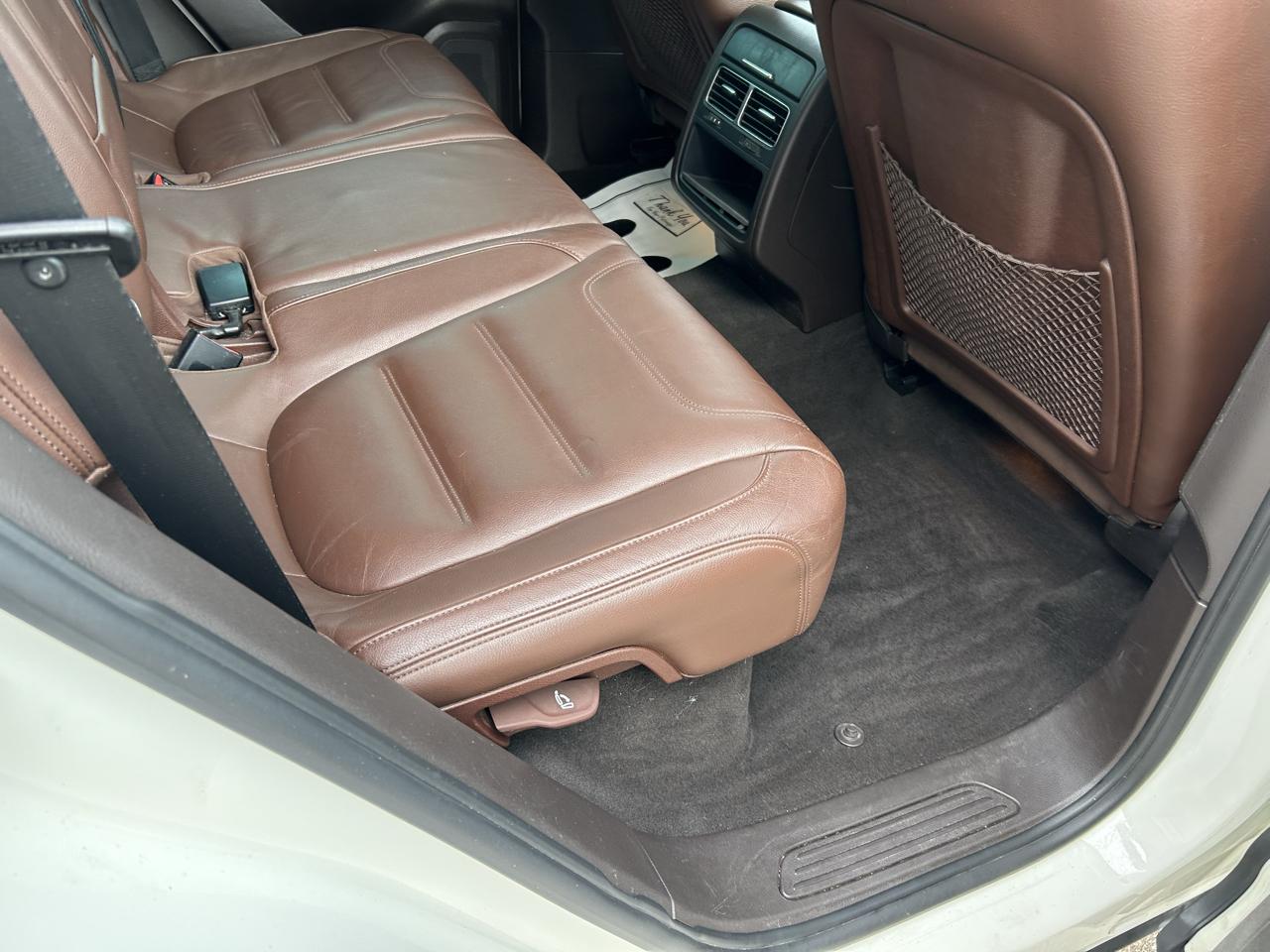 Volkswagen Touareg 4dr VR6 Sport w/Nav 2012
