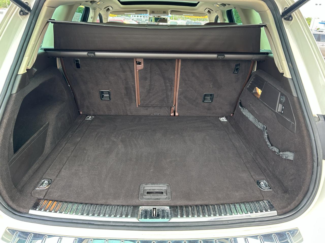 Volkswagen Touareg 4dr VR6 Sport w/Nav 2012