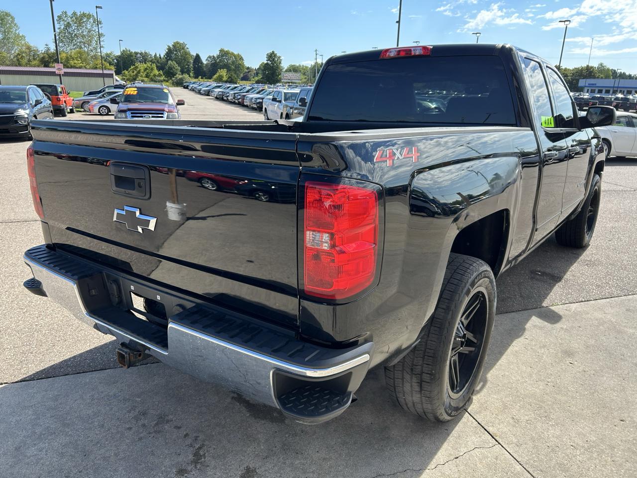 Chevrolet Silverado 1500 4WD Double Cab 143.5" LT w/1LT 2018