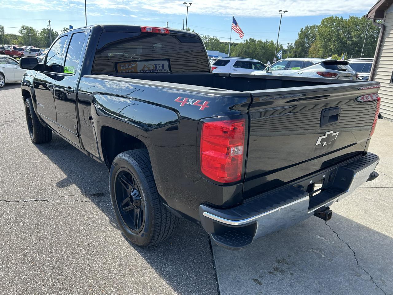 Chevrolet Silverado 1500 4WD Double Cab 143.5" LT w/1LT 2018