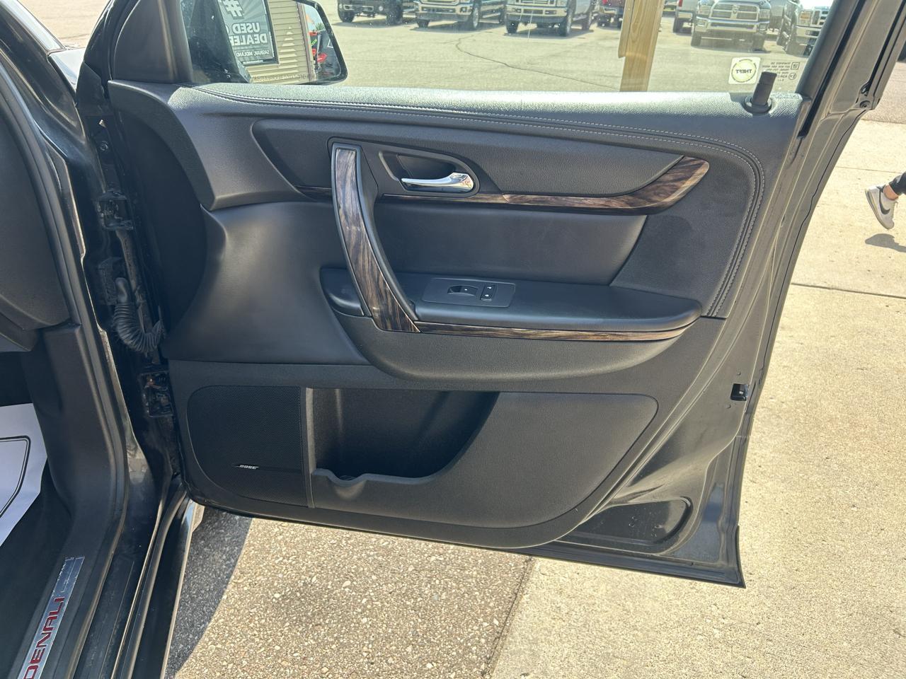 GMC Acadia AWD 4dr Denali 2015