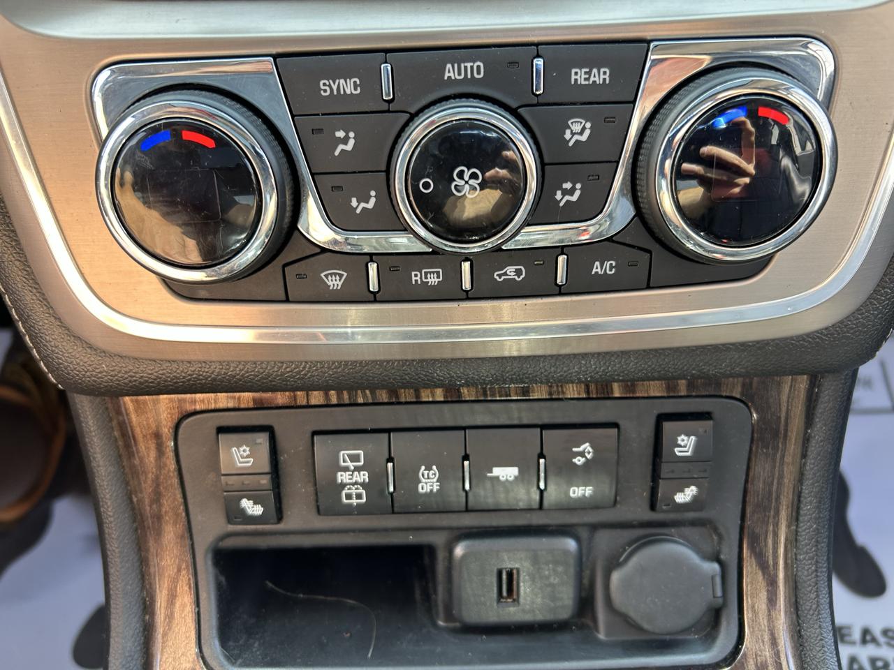 GMC Acadia AWD 4dr Denali 2015