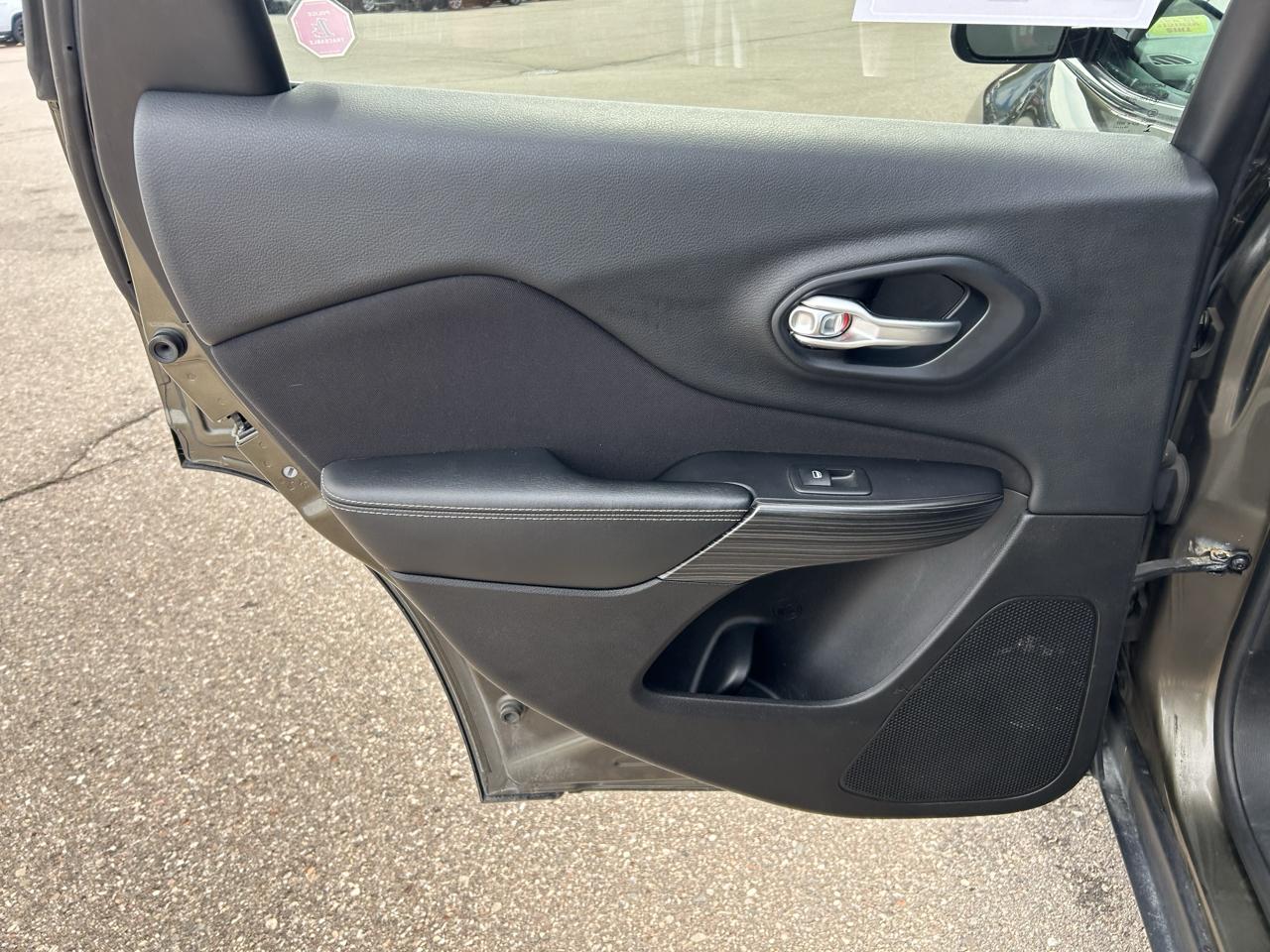 Jeep Cherokee 4WD 4dr North 2015