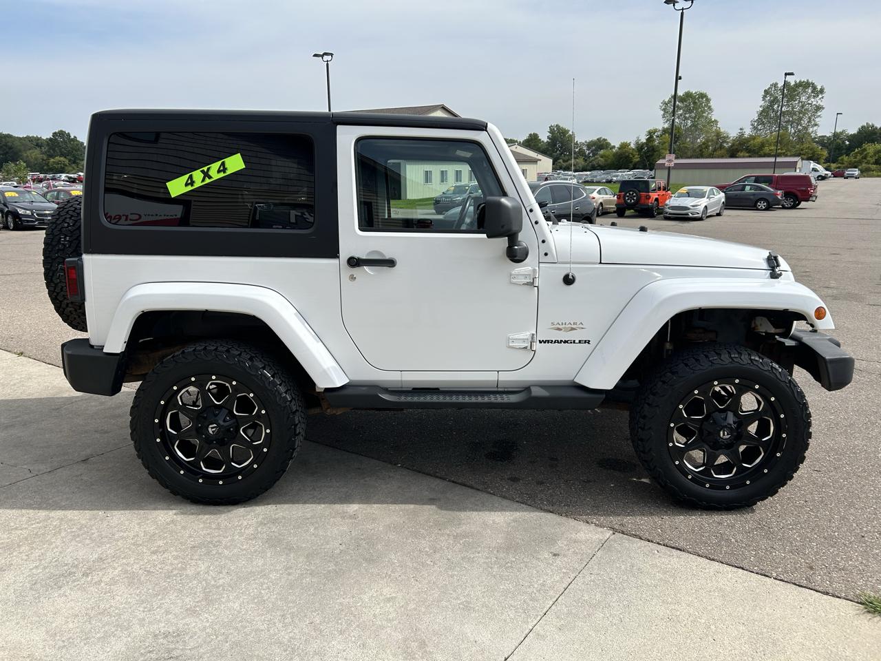 Jeep Wrangler 4WD 2dr Sahara 2012