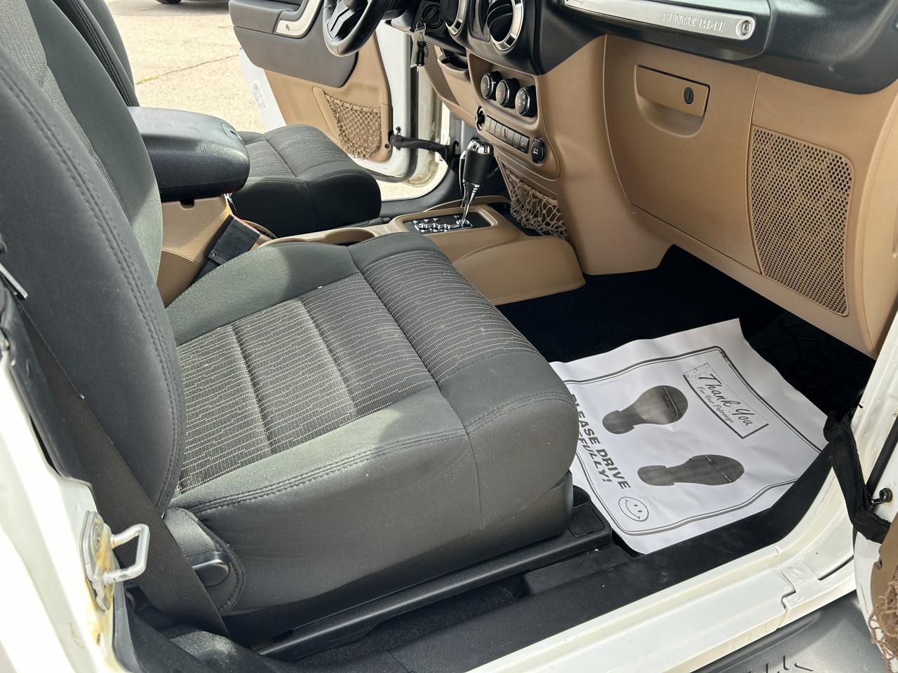 Jeep Wrangler 4WD 2dr Sahara 2012