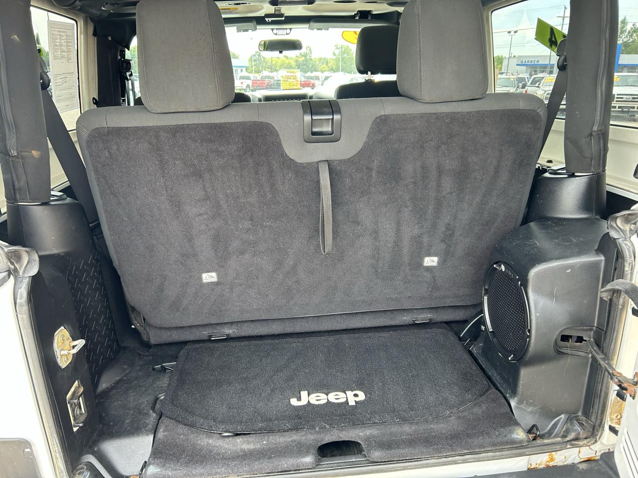 Jeep Wrangler 4WD 2dr Sahara 2012