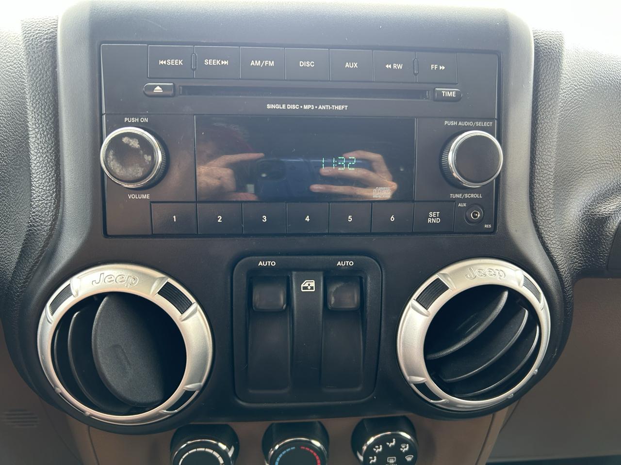 Jeep Wrangler 4WD 2dr Sahara 2012