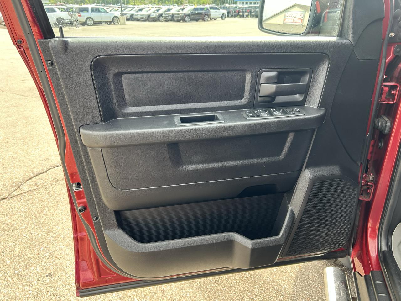 RAM 1500 4WD Quad Cab 140.5" Express 2013