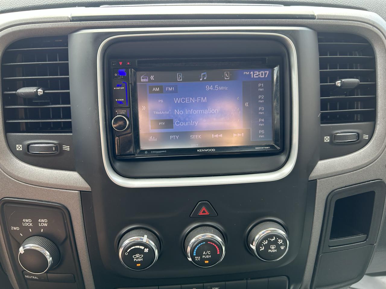 RAM 1500 4WD Quad Cab 140.5" Express 2013