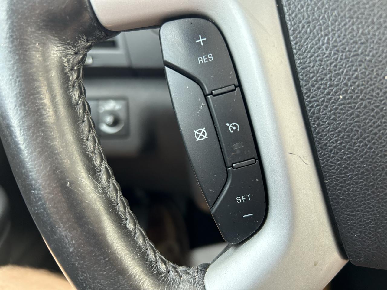 Chevrolet Traverse FWD 4dr LT w/2LT 2011