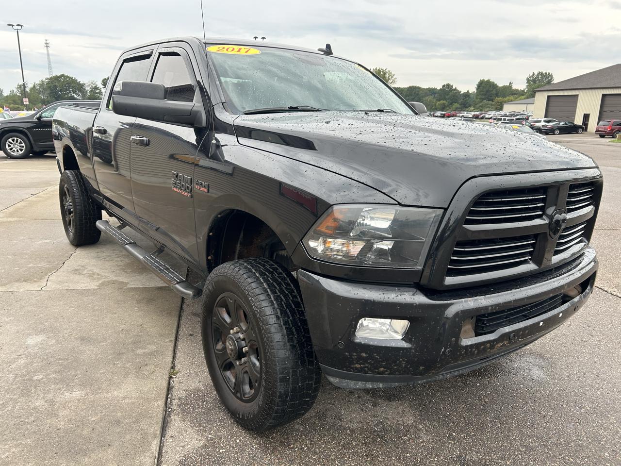RAM 2500 Big Horn 4x4 Crew Cab 6'4" Box 2017