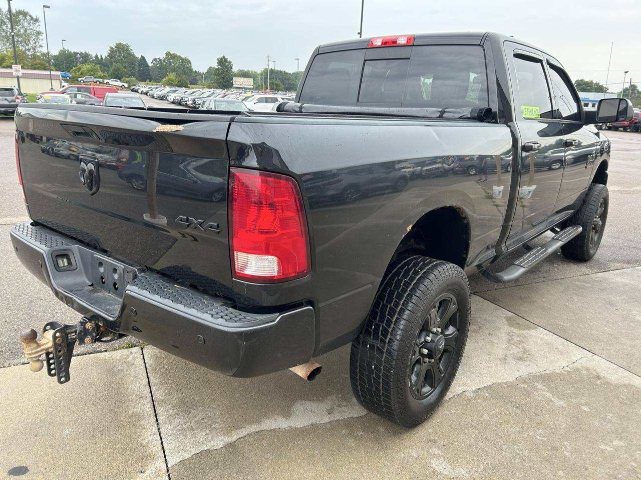 RAM 2500 Big Horn 4x4 Crew Cab 6'4" Box 2017