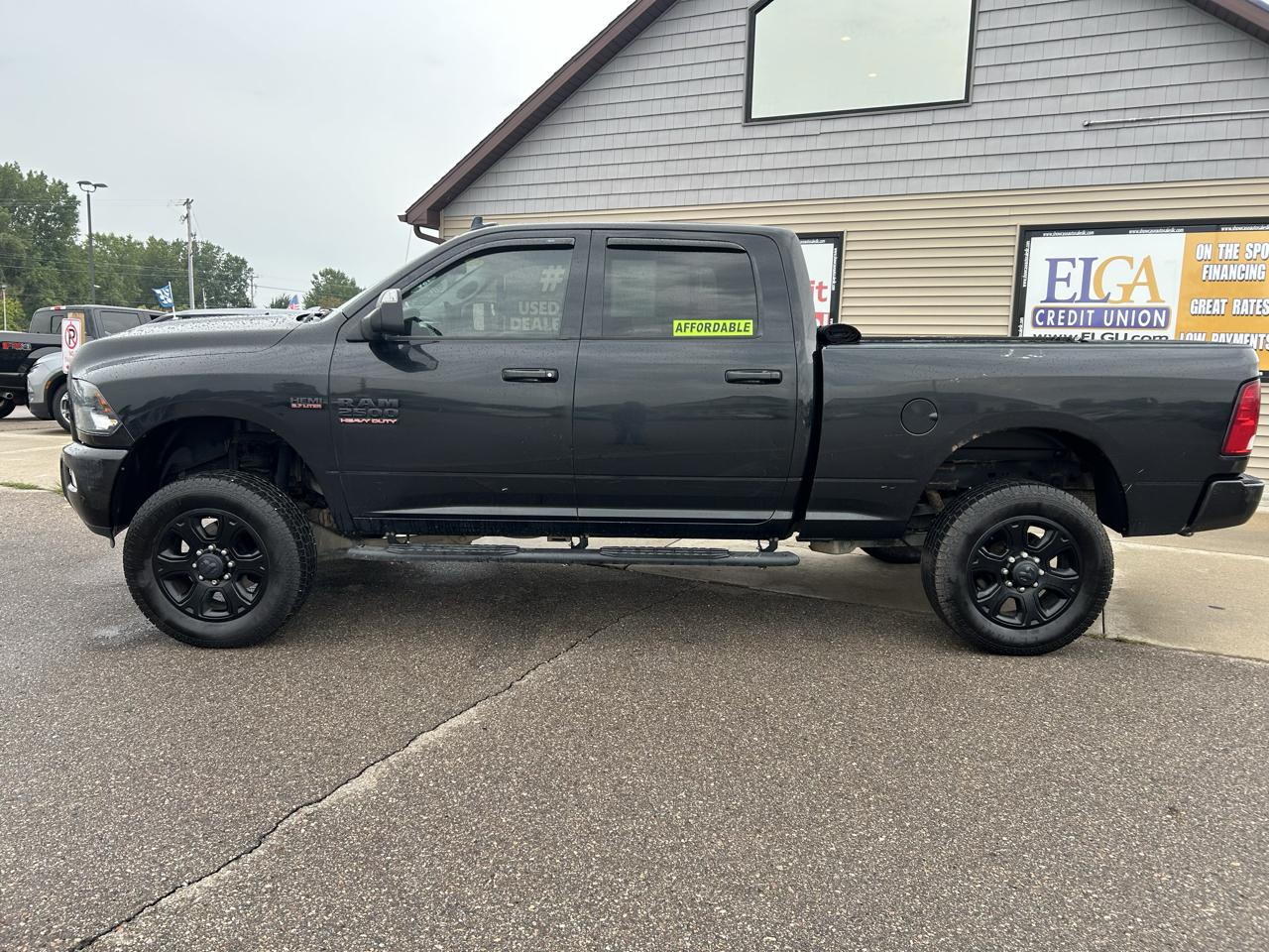 RAM 2500 Big Horn 4x4 Crew Cab 6'4" Box 2017