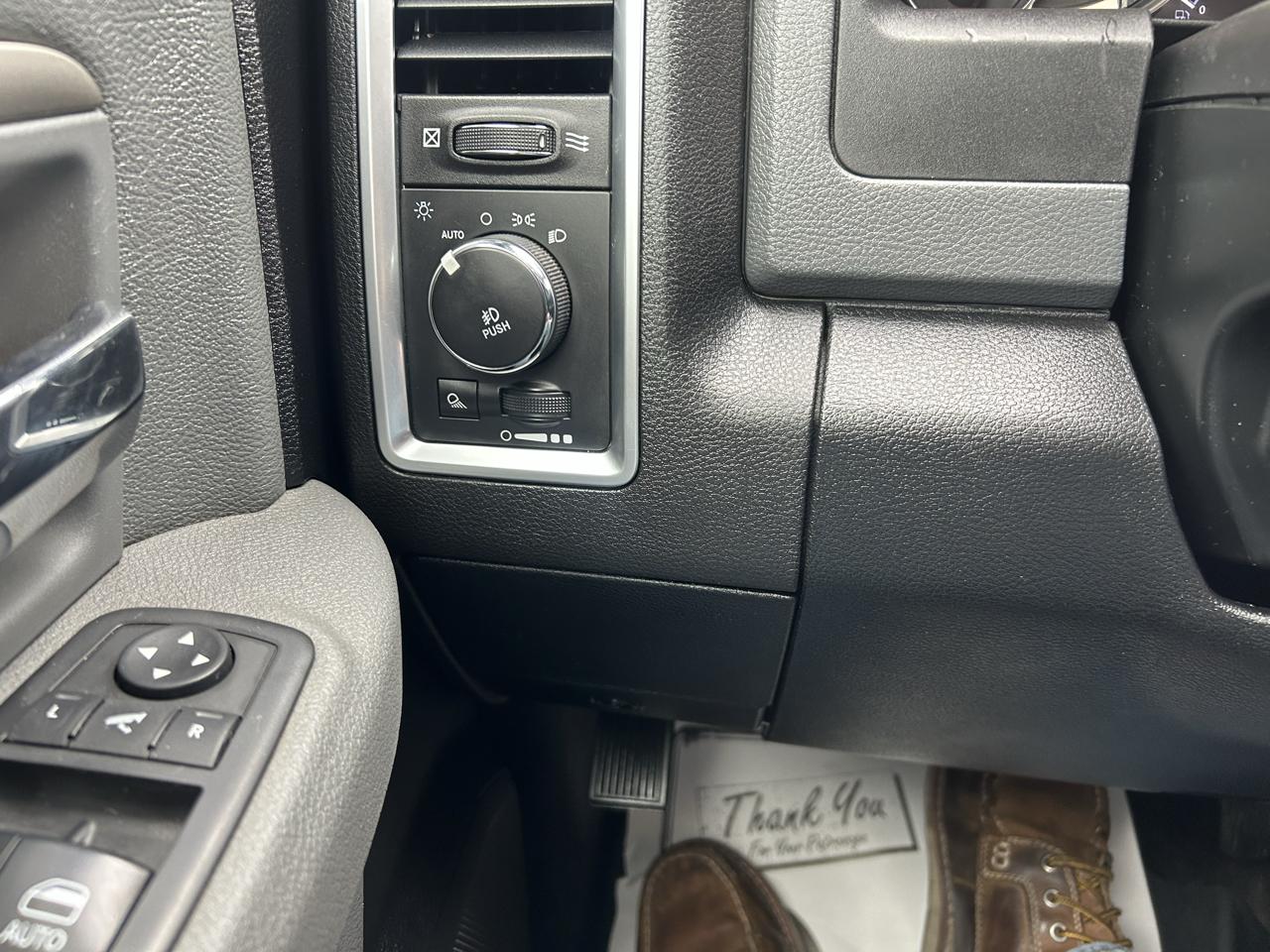 RAM 2500 Big Horn 4x4 Crew Cab 6'4" Box 2017